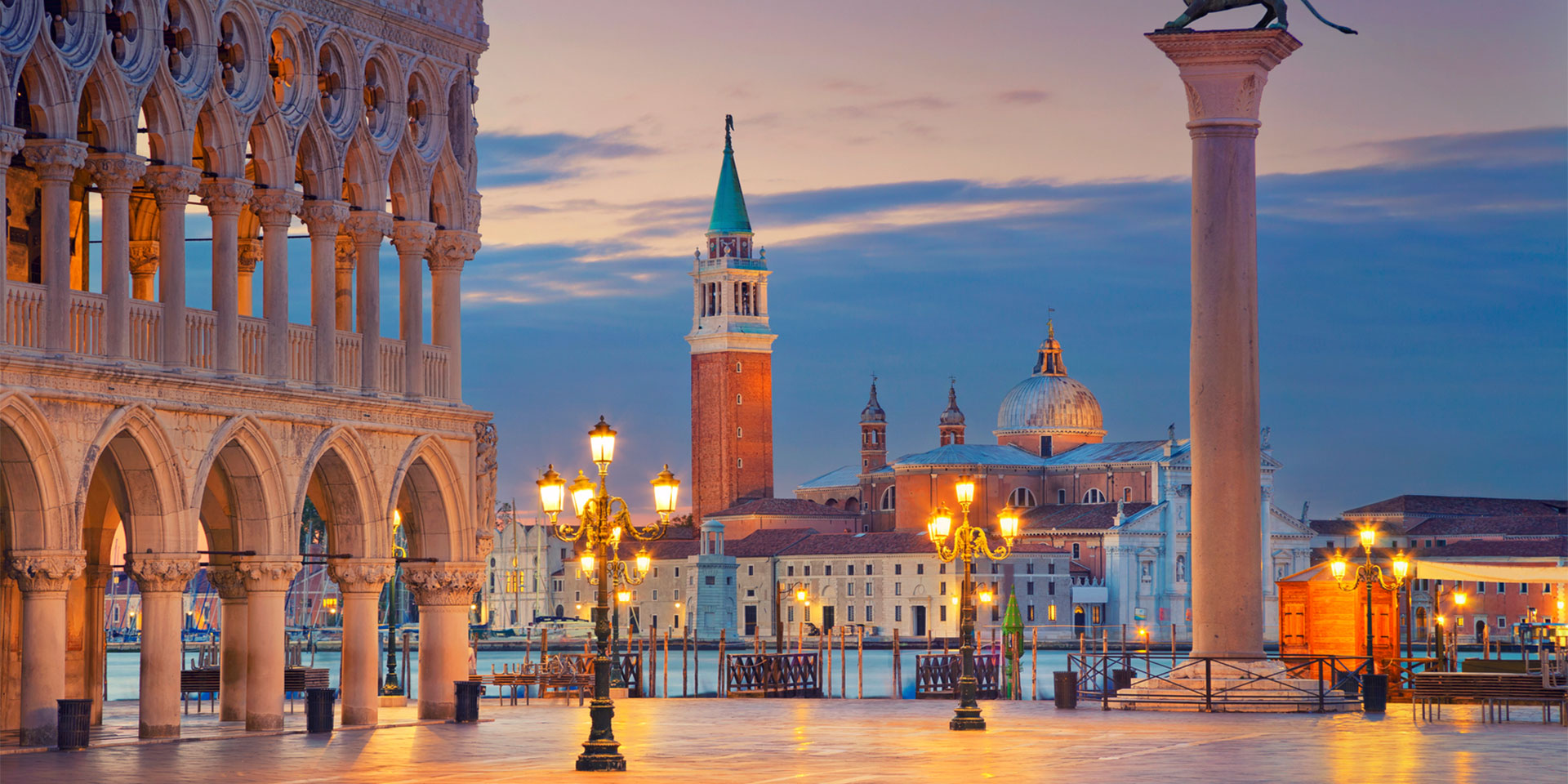 Venezia, l’opera d’arte sospesa tra cielo e acqua