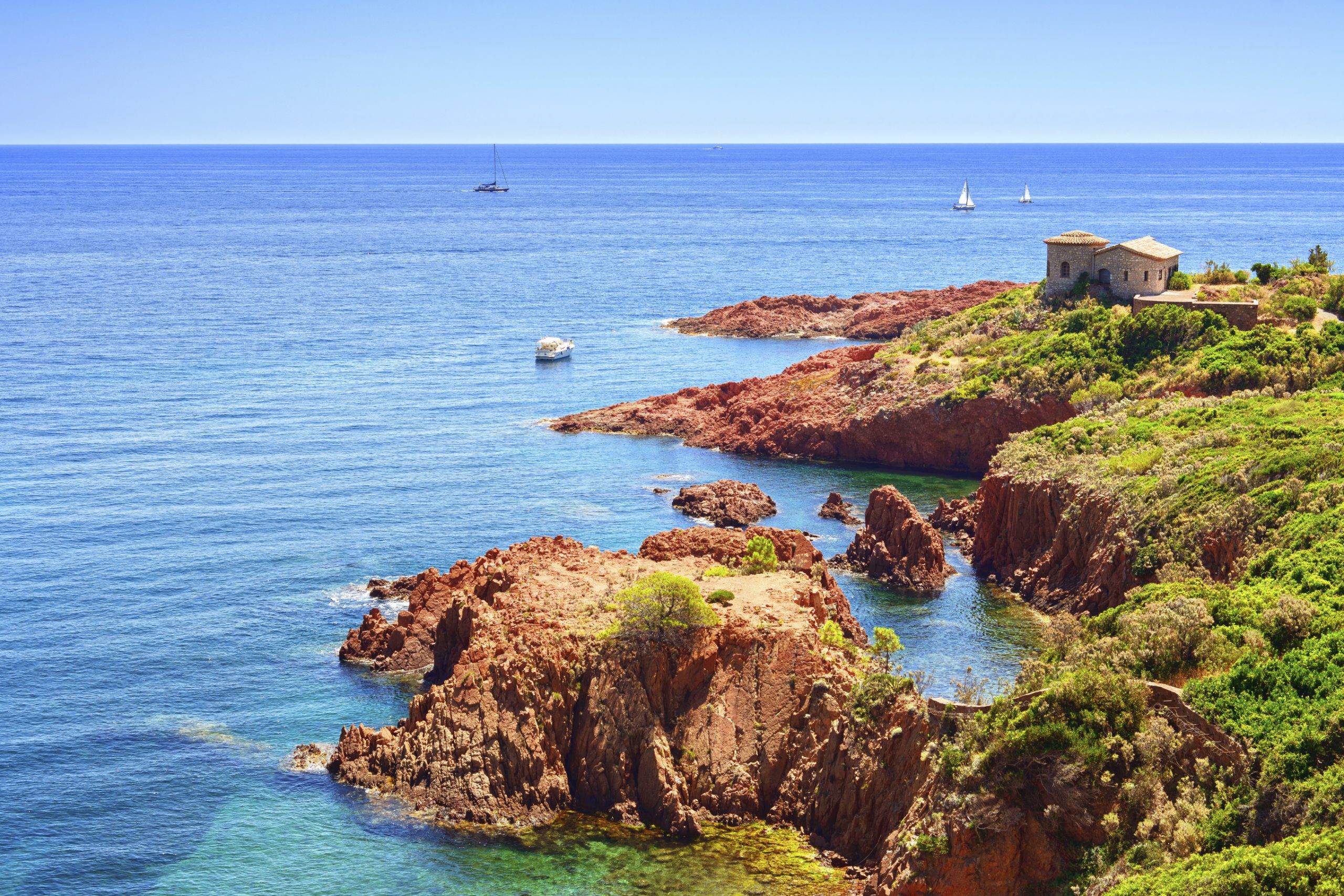 La Costa Azzurra: dove il blu del mare incontra i colori provenzali
